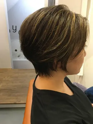 ショート カラー 代表　土屋ヒロユキ ショートカットのヘアスタイル
