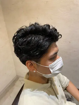 ミディアム beat 磯谷のヘアスタイル