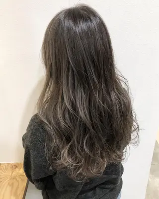 セミロング カラー 髪質改善ストレー ト指名NO.1林駿希のヘアスタイル