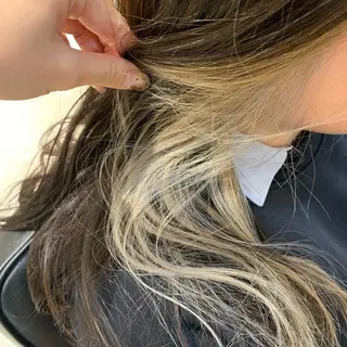 カラー 外山 実咲のヘアスタイル