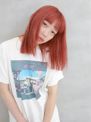 セミロング カラー ブリーチカラーが人気 onnuのヘアスタイル