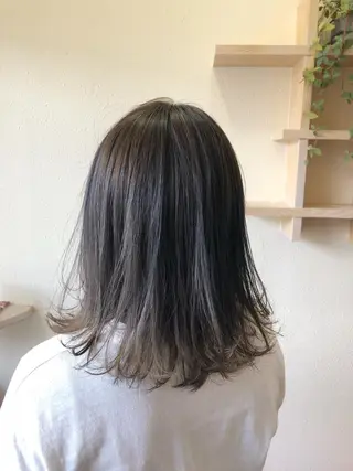 ミディアム 中川 茜里のヘアスタイル