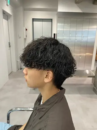 ショート パーマ メンズ ⚡メンズパーマフ ェードカットTomyのヘアスタイル