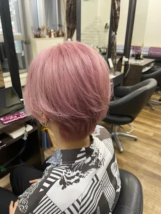 ショート カラー 栄/レイヤーカット /ケアブリーチ🍁楓のヘアスタイル