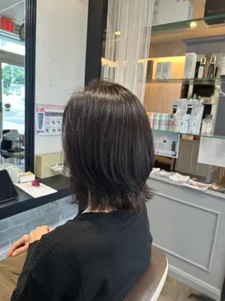 ミディアム 若泉 真梨のヘアスタイル