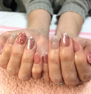 ネイル ＧＬAD グラットのネイルデザイン