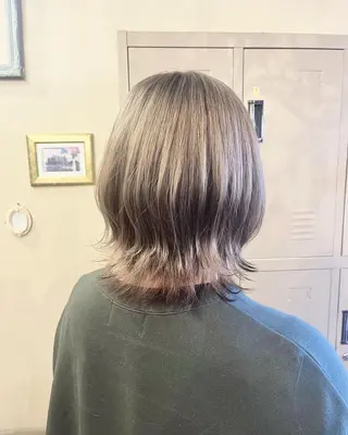 ショート カラー ヘアアレンジ S.BLOOM 川崎 翔哉のヘアスタイル