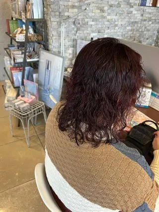 カラー パーマ 丸山 莉世のヘアスタイル