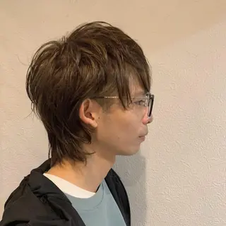 ミディアム ハッシュ・ウルフ🐺 小顔レイヤー松山直史のヘアスタイル