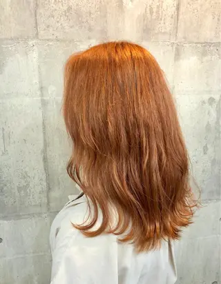 セミロング 興津/韓国レイヤー ダブルカラー美髪縮毛のヘアスタイル