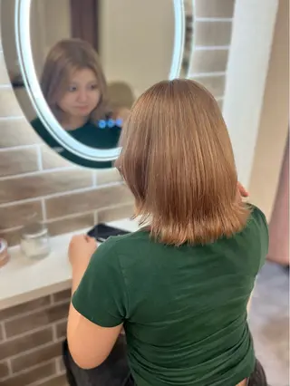 ミディアム カラー ULUA ひまりのヘアスタイル