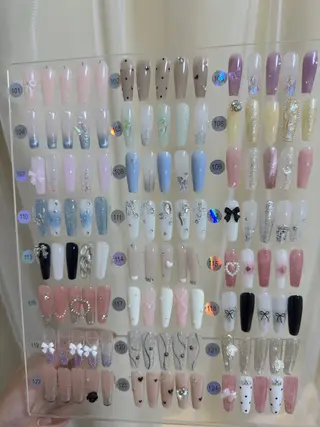 ネイル Maggie nailクロのネイルデザイン
