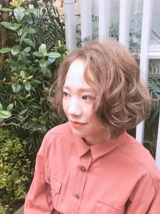 ショート カラー パーマ 透明感カラー✨艶髪 制作🌱山根あゆみのヘアスタイル