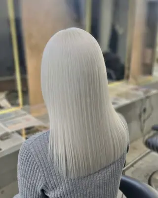 セミロング ケアブリーチ/ 髪質改善/垣尾颯大のヘアスタイル