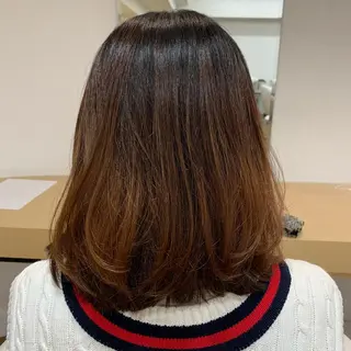 ミディアム 大谷 菜月のヘアスタイル