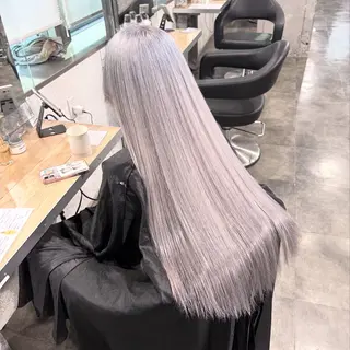 ロング カラー 透明感ベージュ/ レイヤー縮毛矯正のヘアスタイル