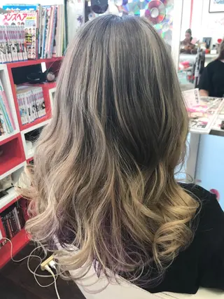 ロング カラー 岩谷/ブリーチ 🪽透明感カラーのヘアスタイル