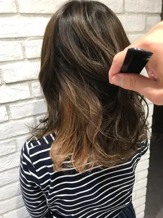 ミディアム カラー Ash 戸田公園店のヘアスタイル