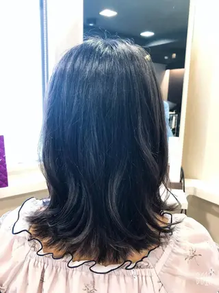 ミディアム 岩間 祐佳のヘアスタイル