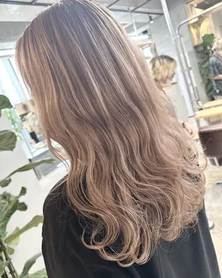 ロング カラー パーマ ブリーチ毛縮毛矯正 👑山口のヘアスタイル