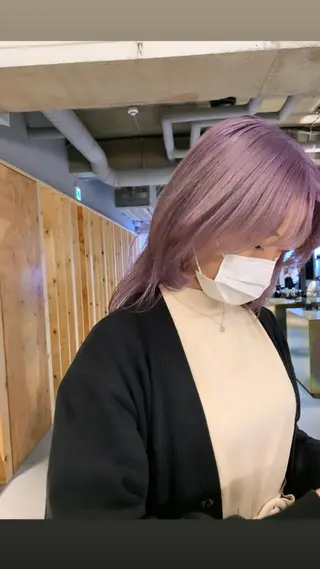 セミロング カラー よしだ とおいのヘアスタイル