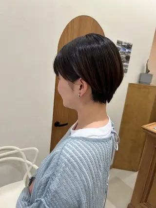 ショート なつめ🐶ショート ベージュカラーのヘアスタイル
