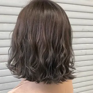 ミディアム カラー 金島 青のヘアスタイル