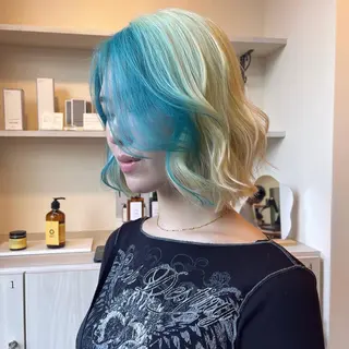 ミディアム カラー 渡邊 唯のヘアスタイル