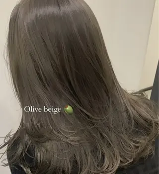 ロング 韓国風レイヤーカラー ライムのヘアスタイル