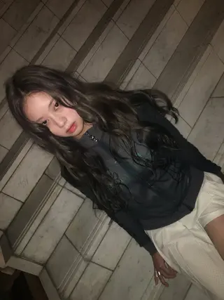 ロング Hanaka🐈⬛ 海外×ニュアンスのヘアスタイル