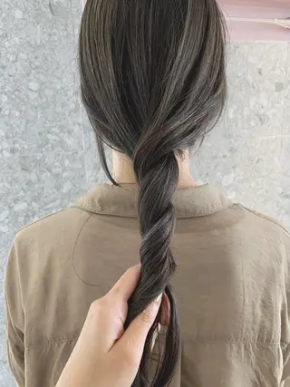 ロング カラー 山下 千明のヘアスタイル