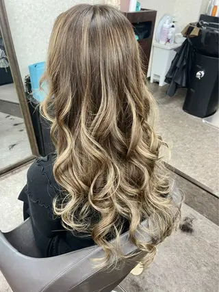 ロング カラー 池田 景子のヘアスタイル