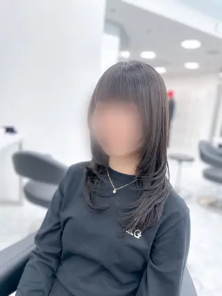 ミディアム カラー ウルフ&レイヤー特化 まとまる美髪矯正のヘアスタイル
