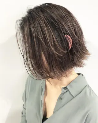ミディアム カラー シガ ミクトのヘアスタイル