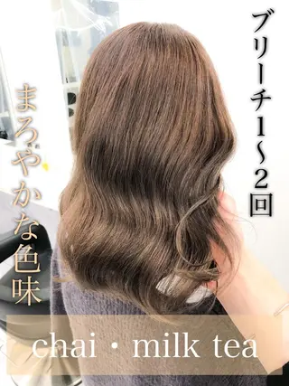 セミロング カラー ハイトーン×レイヤー カットTAKUMIのヘアスタイル