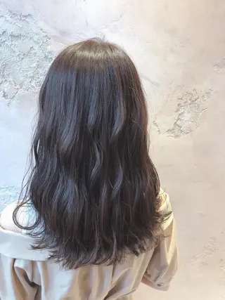 セミロング 代表山口ひな 髪質改善のプロのヘアスタイル