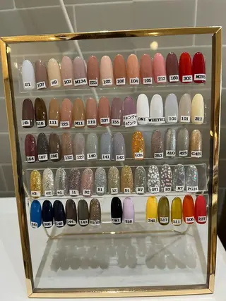 ネイル フォルチェ博多店 細田のネイルデザイン