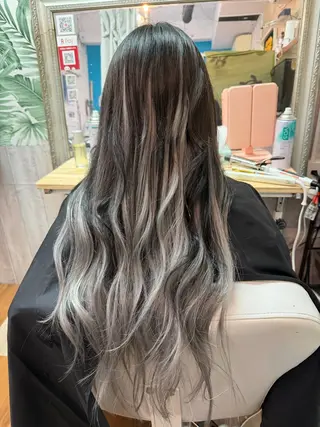 セミロング 川本 葵のヘアスタイル