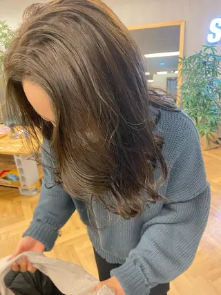 ミディアム デザインカラー/ボブ ブリーチカラー/ユリのヘアスタイル