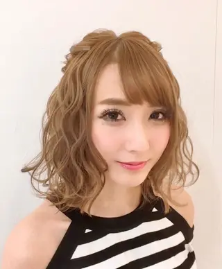 ミディアム ヘアアレンジ ヘアメイク エンカレッジのヘアスタイル
