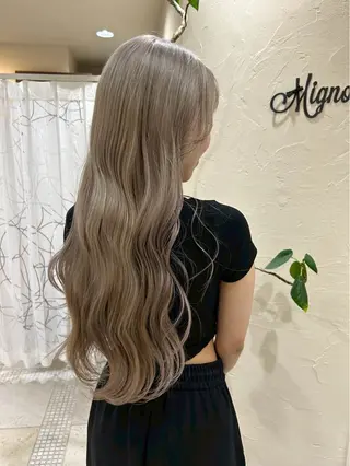 ロング カラー 池田凛/ ハイトーンカラーのヘアスタイル