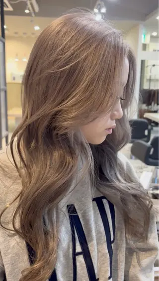 ロング Lia近鉄八尾店所属・HIRO ✂︎のヘアスタイル