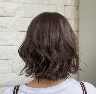 ショート カラー 川﨑 真歩のヘアスタイル