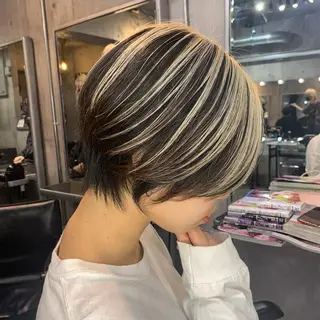 ショート カラー ホワイト&レイヤーカ ットエクステ長畠俊輔のヘアスタイル