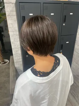 ショート カラー ヘアアレンジ MOMO艶髪 🩵モテカラーのヘアスタイル