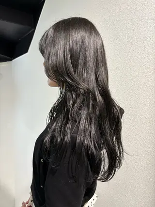 ロング カラー yiye shioriのヘアスタイル
