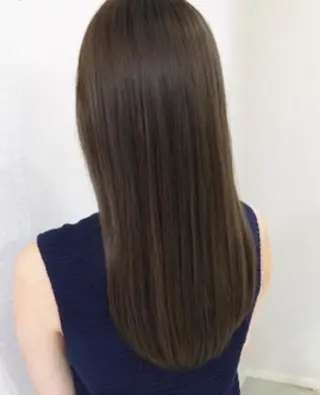 ロング カラー 小笠原 愛美のヘアスタイル