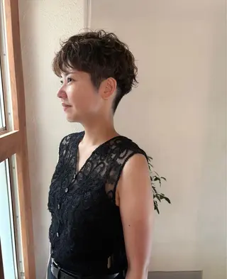 ショート aiko【艶カラー ・ミニモ年内で終了】のヘアスタイル