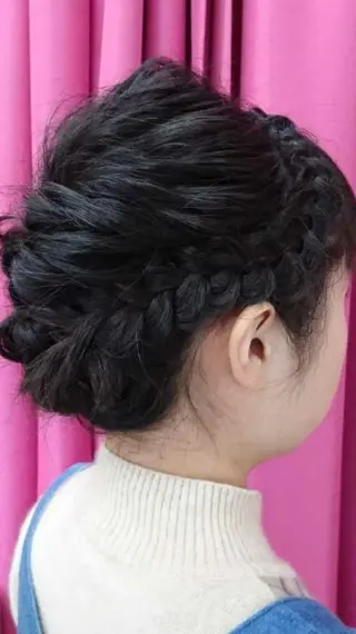 セミロング ヘアアレンジ 工藤 マユナのヘアスタイル