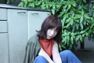 セミロング TAI透明カラー 柔らかい縮毛矯正のヘアスタイル